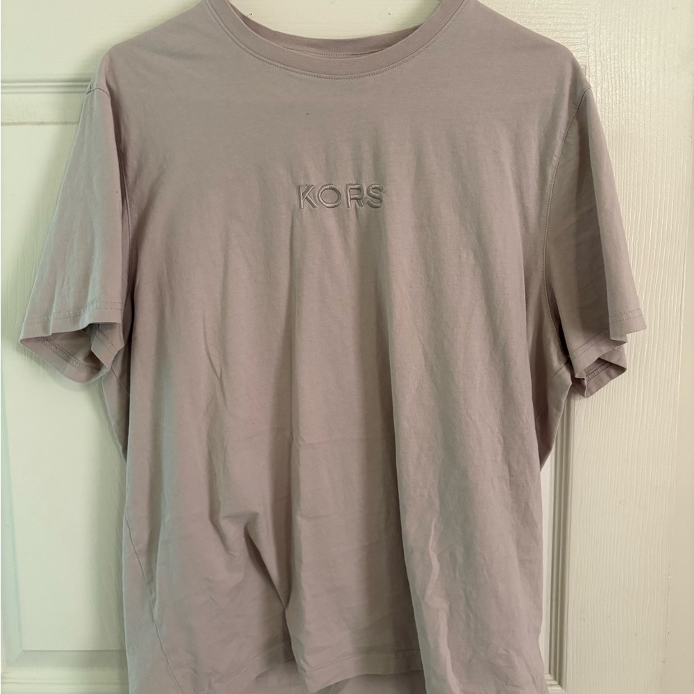 KORS Michael Kors Cream Short Sleeve Tee with Crew Neck and Central Logo